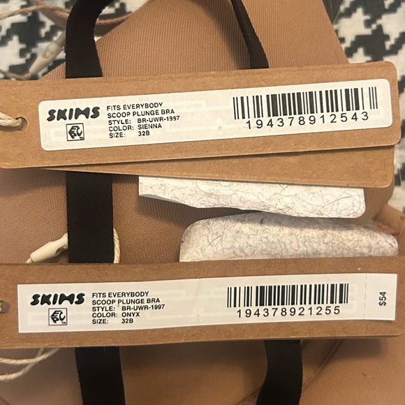SKIMS Tan and Black Bras - Picture 2 of 13
